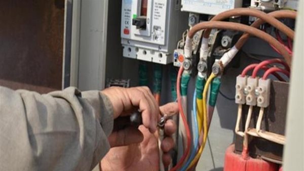 صادمة.. 4 حيل كشفتها الكهرباء للسرقة من العداد مسبوق الدفع 