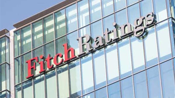 كم يصل الدولار في 2025؟.. «فيتش» تعلن توقعاتها لسعر الأخضر ومعدل التضخم ونسبة الفائدة