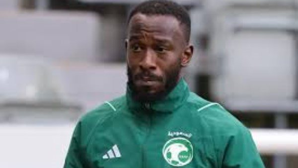 دموع حارة وبكاء على الهواء.. ماذا حدث في حالة اللاعب فهد المولد؟