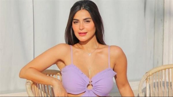  فستان مجسم.. رانيا منصور تثير الجدل بهذه الإطلالة | شاهد