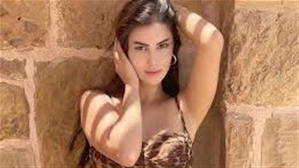 زي القمر أوي.. هدى الإتربي تثير ضجة بهذه الإطلالة | شاهد