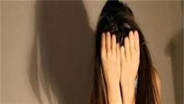 منوم في العصير وفيديوهات مخلة.. حكاية الذئاب الأربعة والحسناء القاصر في النادي الشهير