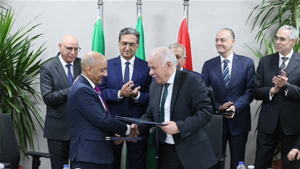 مذكرة تفاهم بين الأكاديمية العربية وكلية الطب بجامعة DUNDEE بالمملكة المتحدة