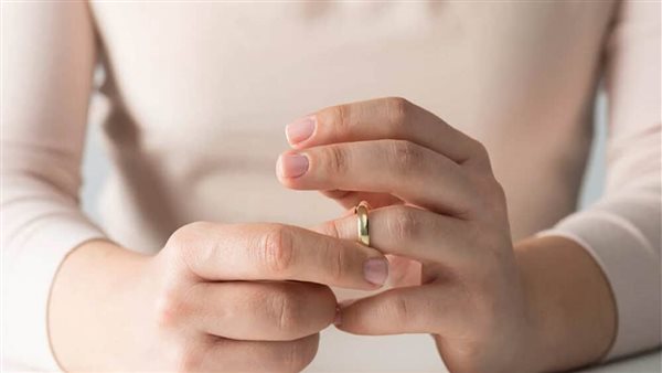 ضرب أبويا.. عروسة تطلب الخلع في محكمة الأسرة بعد شهرين من الزواج