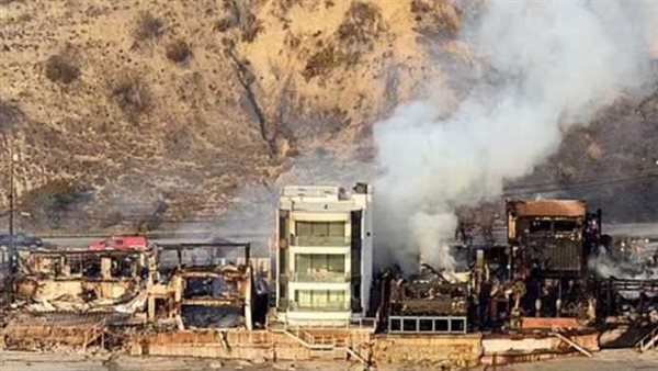 محصّن ضد النار والزلازل.. سر المنزل الناجي من حرائق لوس أنجلوس | شاهد