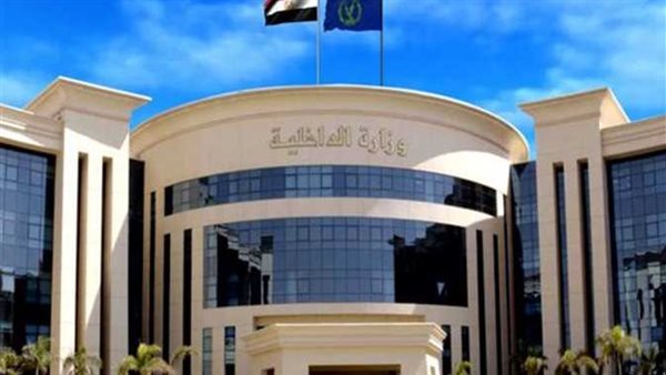  ما القصة؟.. تفاصيل قرار وزارة الداخلية بإبعاد نايف حسين ومحمد جاد خارج البلاد