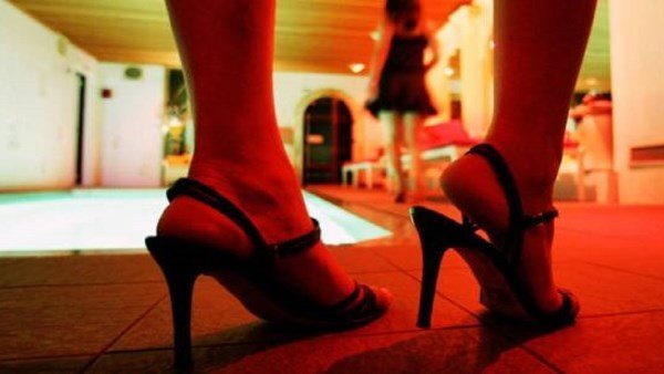 هددها وابتزها.. القصة الكاملة لإحالة صاحب واقعة نشر فيديوهات حميمية لزوجته للجنايات 