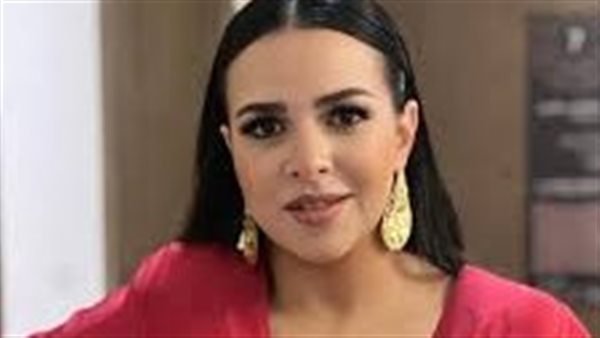 ملابس غريبة.. إيمي سمير غانم تثير الجدل بهذه الإطلالة | شاهد