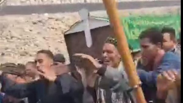 3 أيام رقص وغناء.. جــنازة غريبة في أسيوط أثارت الغضب والسخرية | فيديو