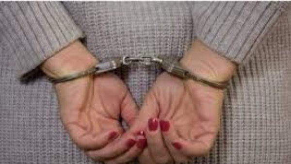 حيلة شيطانية والسبب غريب.. حكاية زوجة عرفية تبنت طفلا ونسبته لزوجها المتوفى 