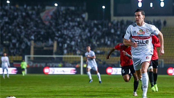 مصدر يُجيب.. هل يتم إيقاف الزمالك من القيد بسبب ميشالاك؟ 