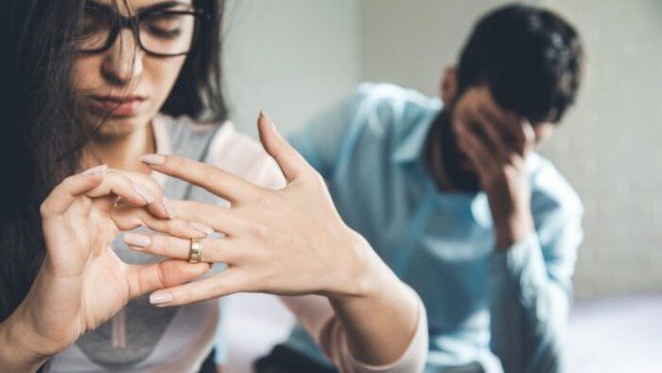  إيده خفيفة.. دعاء تطلب الطلاق في محكمة الأسرة بعد 7 سنوات زواج من حبيب العمر 