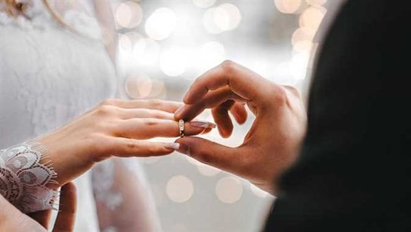 كلمة «بحبك» هل يجوز للخاطب أن يقولها لخطيبته؟ أمين الفتوى يجيب