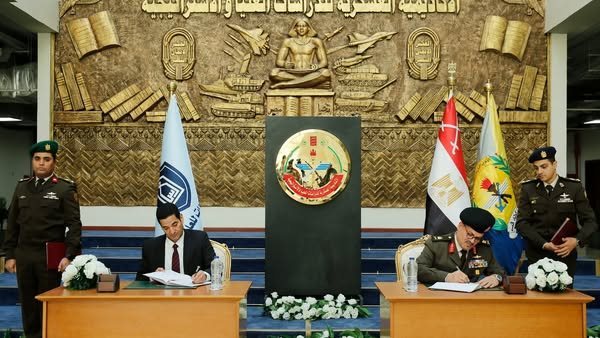 الأكاديمية العسكرية للدراسات العليا والإستراتيجية توقع بروتوكول تعاون مع أكاديمية السادات للعلوم الإدارية