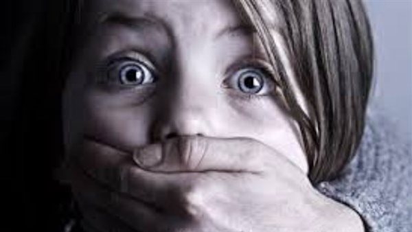 حيلة شيطانية.. عامل يحرض منتقبة لخطف ابنته انتقاما من والدتها بالجيزة