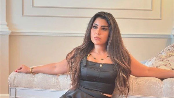  بالورد الأحمر.. أيتن عامر تثير ضجة بهذه الإطلالة | شاهد