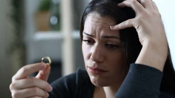 بيعملي أعمال.. عروسة تطلب الخلع في محكمة الأسرة بعد شهرين زواج