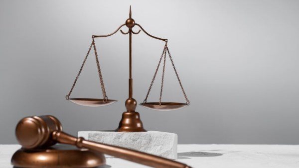  علاقة غير شرعية.. تأجيل محاكمة سيدتين وآخران في قضية قـ.تل طبيب التجمع 