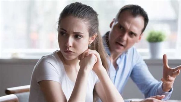 رومانسي زيادة عن اللزوم.. سيدة تطلب خلع زوجها في محكمة الأسرة