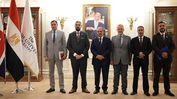 رئيس الجامعة البريطانية يستقبل السفير الليبي لتعزيز التعاون الأكاديمي.. صور