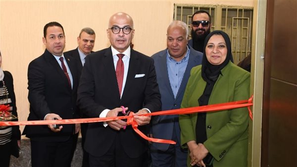 رئيس جامعه عين شمس يفتتح مبني المدينة الجامعية طالبات بعد تطويره