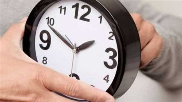 تقديم الساعة 60 دقيقة.. موعد بدء العمل الرسمي بالتوقيت الصيفي 2025 في مصر