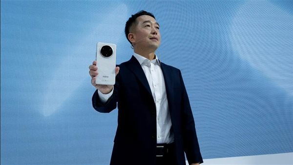 ريلمي تطلق أول هاتف في العالم يتغير لونه استجابة للبرودة سلسلةrealme 14 Pro