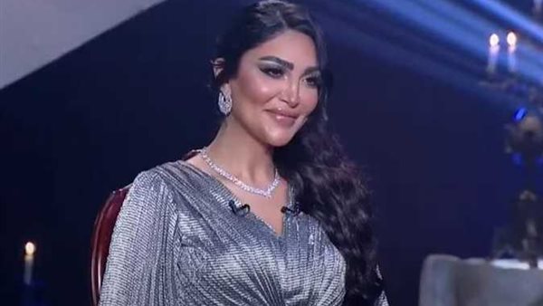 بسبب حسدها ليا.. سالي عبد السلام تكشف تفاصيل إصابتها بالثعلبة للمرة الأولى | فيديو