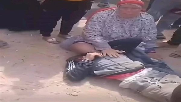 مفاجأة.. من هي السيدة التي منعت هروب المتهم بهتك عرض طفلة الشرقية؟