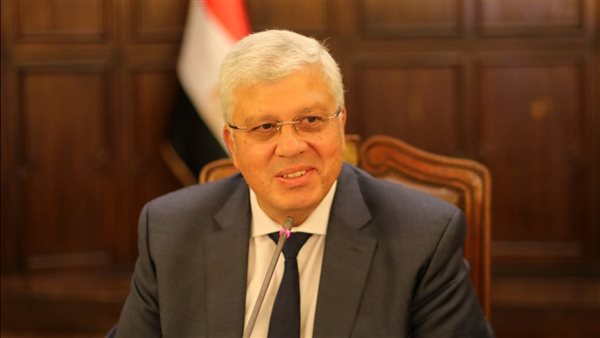 وزير التعليم العالي يهنئ مستشفيات جامعة أسيوط لحصولها على شهادة الأيزو 9001:2015