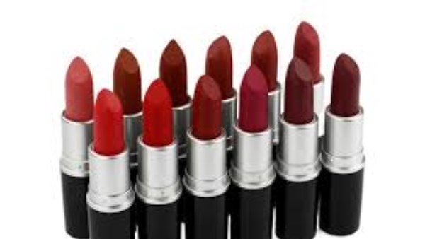  الإفتاء تجيب..هل أحمر الشفاه في نهار رمضان يبطل الصيام؟