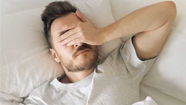 ضع قدمك في الماء الدافئ.. حيل غير متوقعة للتغلب على العطش والصداع في نهار رمضان | فيديو