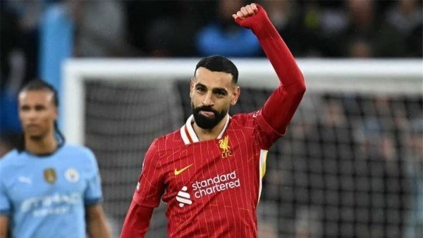 برشلونة يخطط.. تطور جديد بشأن مستقبل محمد صلاح مع ليفربول