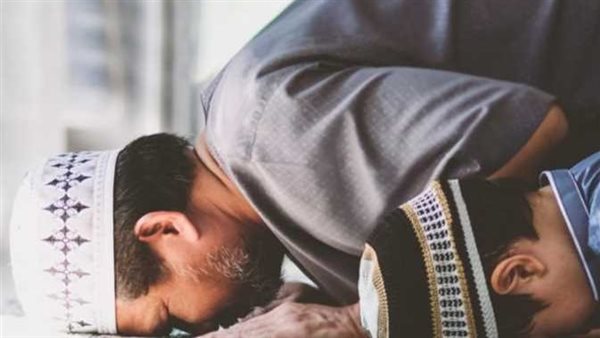 صلاة التهجد في رمضان 2025.. وقتها وفضلها وعدد ركعاتها والأدعية المستحبة بها | فيديو