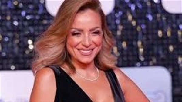 فستان قصير.. ريم البارودي تثير الجدل بهذه الإطلالة | شاهد