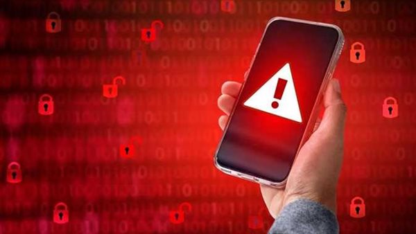 ماذا تفعل إذا تأكدت؟.. 10 علامات تدل أن هاتفك مخترق