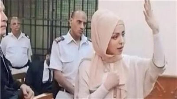 قتلت ابنتي لأصعد إلى السماء.. ماذا قالت المضيفة التونسية في أولى جلسات استئنافها؟