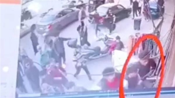 اعتدى عليها 20 شابا أمام والدها.. ماذا حدث لفتاة فيديو ترسا؟ | شاهد