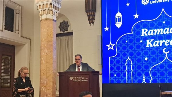 رئيس الجامعة الأمريكية بالقاهرة: ملتزمون بتقديم تعليم متميز وخدمة مجتمعية مؤثرة