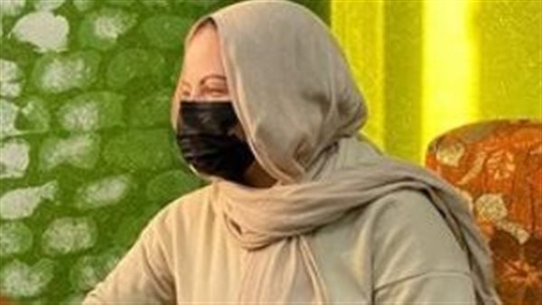 20 شابًا ضربوها.. ماذا قالت فتاة الطالبية في واقعة الاعتداء عليها ووالدها؟