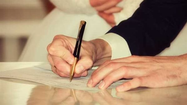 بعد وفاته.. سيدة تتزوج من منتج شهير بمساعدة سكرتير مأذون | التفاصيل الكاملة لقضية التزوير