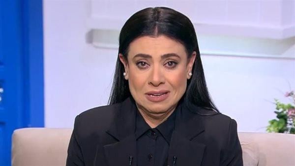 نزلت القبر مكانه..نشوى مصطفى تروي تفاصيل مؤثرة في وداع زوجها | شاهد 