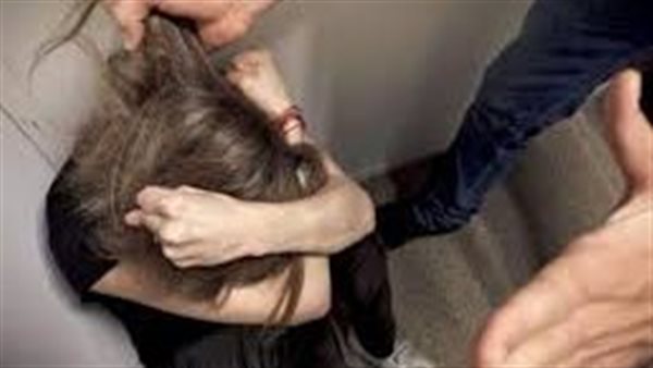 باعت العفش وطلبت الخلع.. القصة الكاملة لقفز سيدة من الطابق الثالث هربًا من زوجها