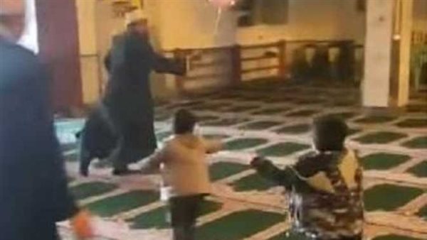 بعد واقعة البلالين.. الأوقاف تحدد 4 ضوابط لتواجد الأطفال في المساجد