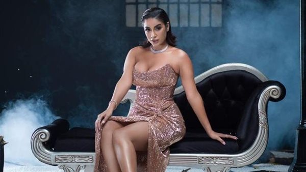  مع ابنها.. جوري بكر تثير ضجة بهذه الإطلالة | شاهد