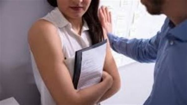 زوجته ساعدته.. تفاصيل مثيرة جديدة في اتهام مدرس دراسات بالتحرش بزميلته