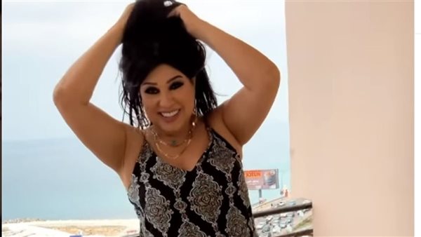 تعليق غير متوقع.. ماذا قالت فيفي عبده عن الراقصات الأجانب؟ | فيديو