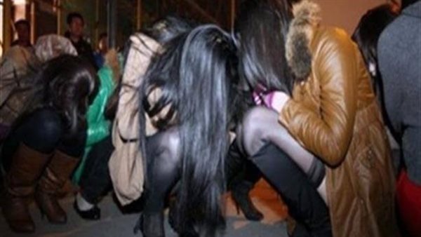 تفاصيل مثيرة.. القبض على 4 فتيات وشاب في وضع مخل بمركز مساج بالقاهرة الجديدة 