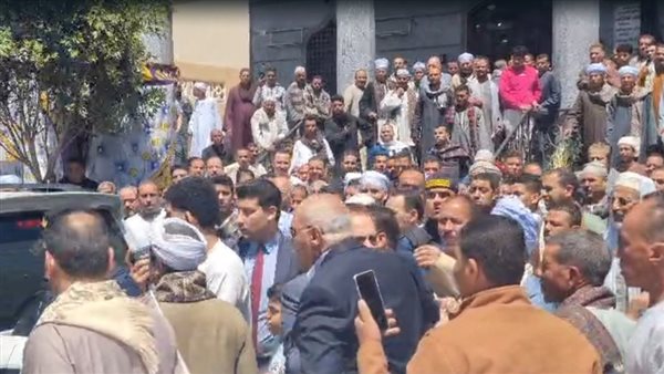 بعد قرار التنمية المحلية.. القصة الكاملة لخناقة نائب محافظ سوهاج والسكرتير العام على باب المسجد