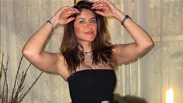 ملابس رياضية.. هيدي كرم تثير الجدل في أحدث ظهور | شاهد